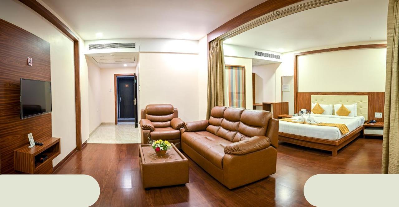 Hotel Laxmi Empire Гоа Екстер'єр фото