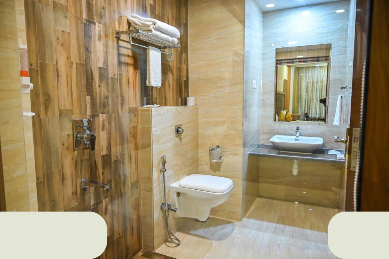 Hotel Laxmi Empire Гоа Екстер'єр фото