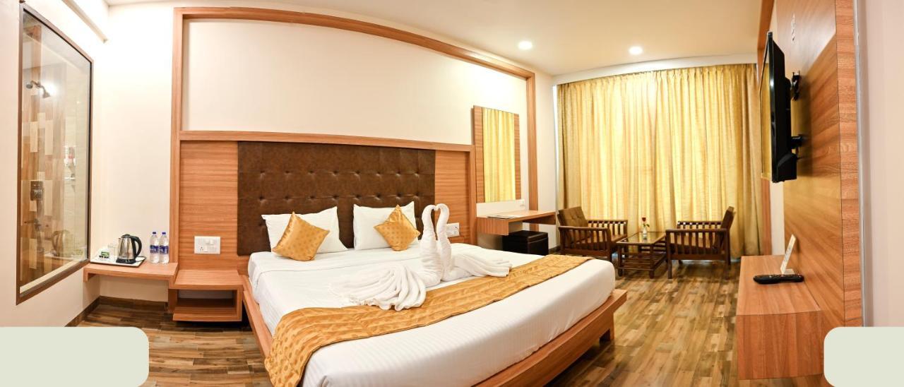 Hotel Laxmi Empire Гоа Екстер'єр фото
