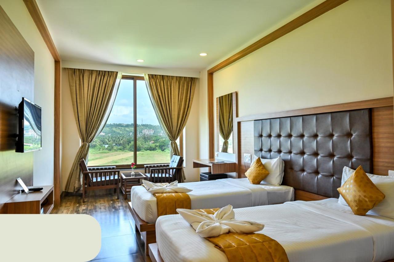 Hotel Laxmi Empire Гоа Екстер'єр фото