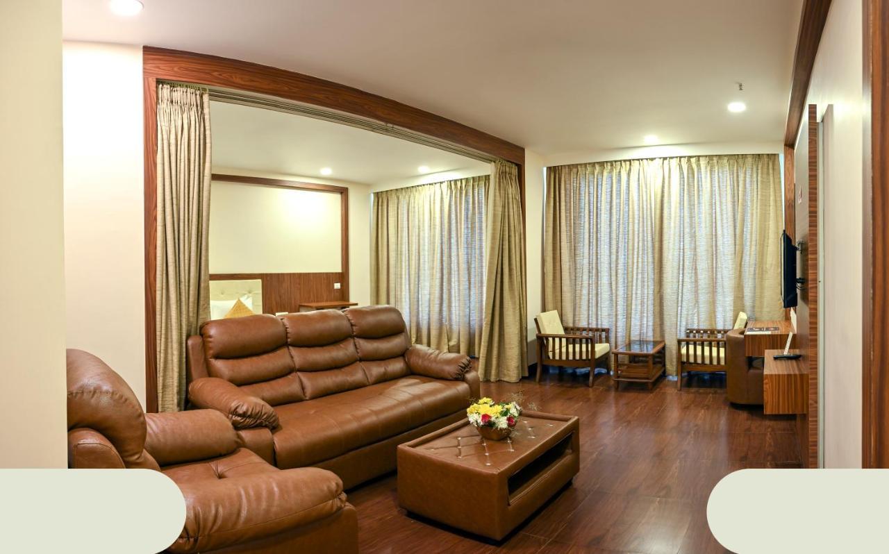 Hotel Laxmi Empire Гоа Екстер'єр фото