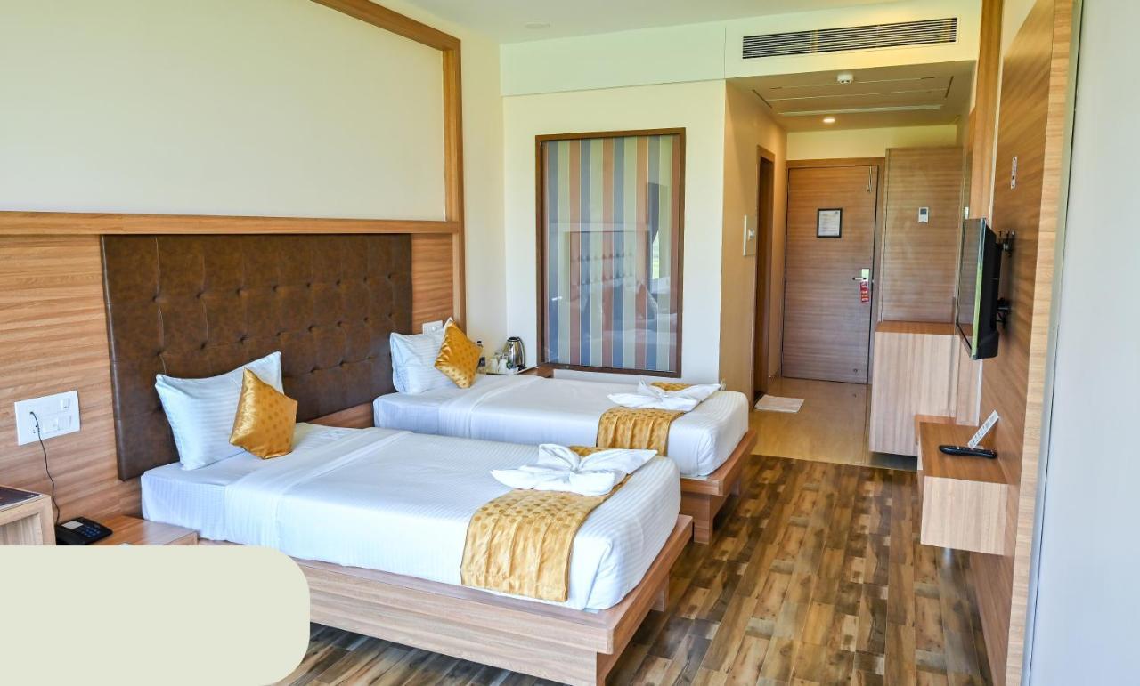Hotel Laxmi Empire Гоа Екстер'єр фото