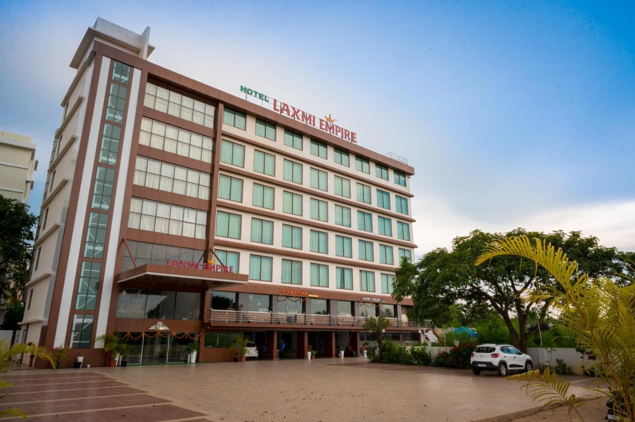 Hotel Laxmi Empire Гоа Екстер'єр фото