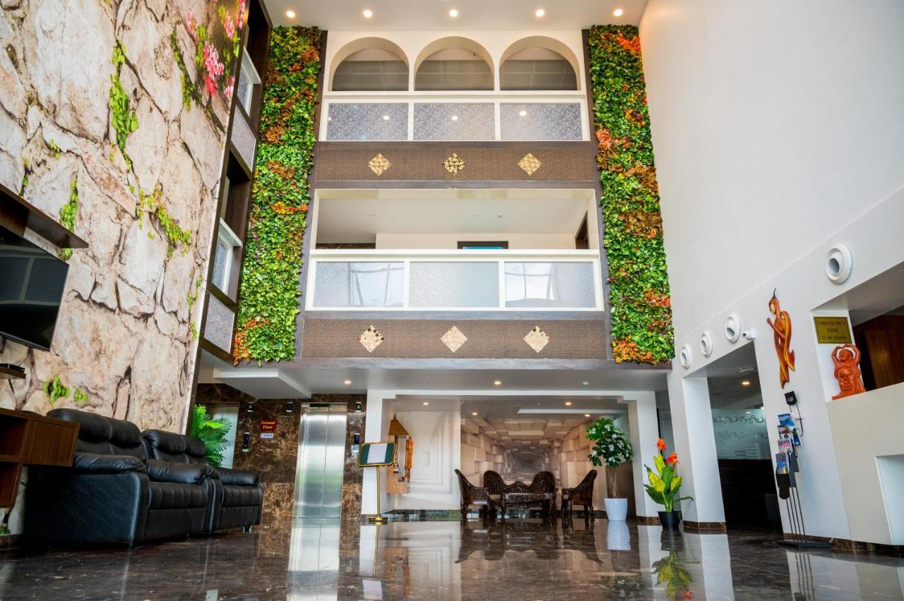 Hotel Laxmi Empire Гоа Екстер'єр фото