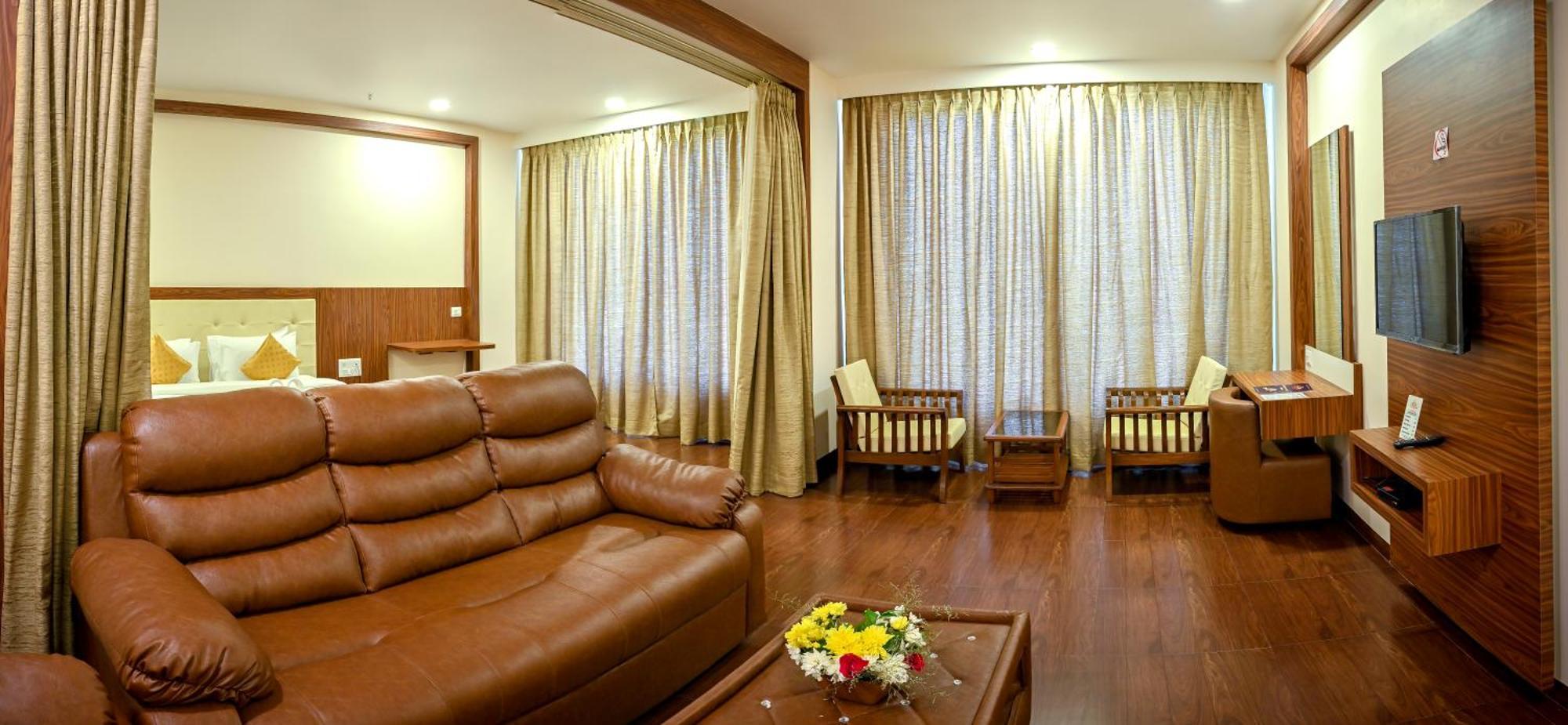 Hotel Laxmi Empire Гоа Екстер'єр фото