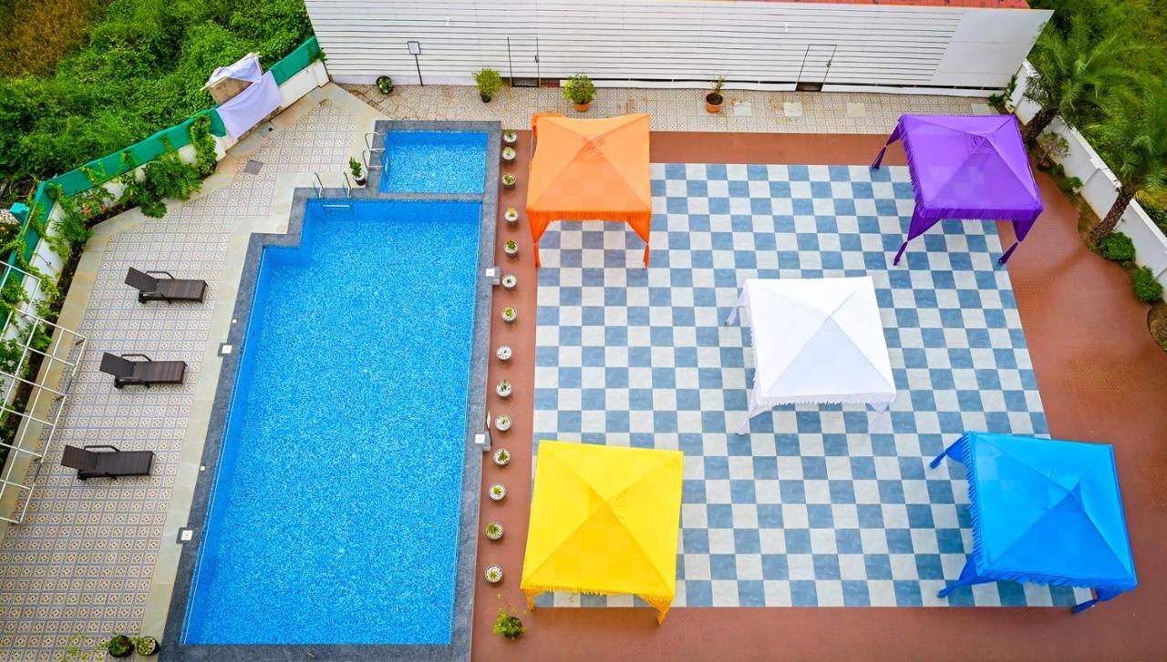 Hotel Laxmi Empire Гоа Екстер'єр фото